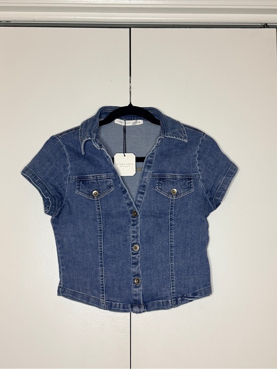 Altar'd State Tops - Altar'd State Crop Denim Button-Up